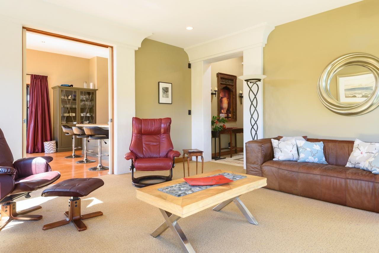 Tuscan Retreat Bed & Breakfast - Adults Only Bed & Breakfast Papamoa Ngoại thất bức ảnh